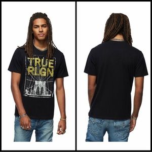 True Religion World Tour Bridge Tee 🔲✨🖤